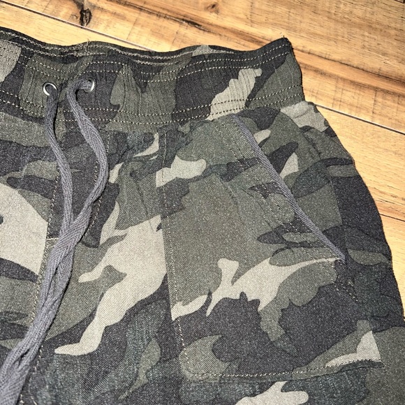 camo pants - Picture 3 of 5